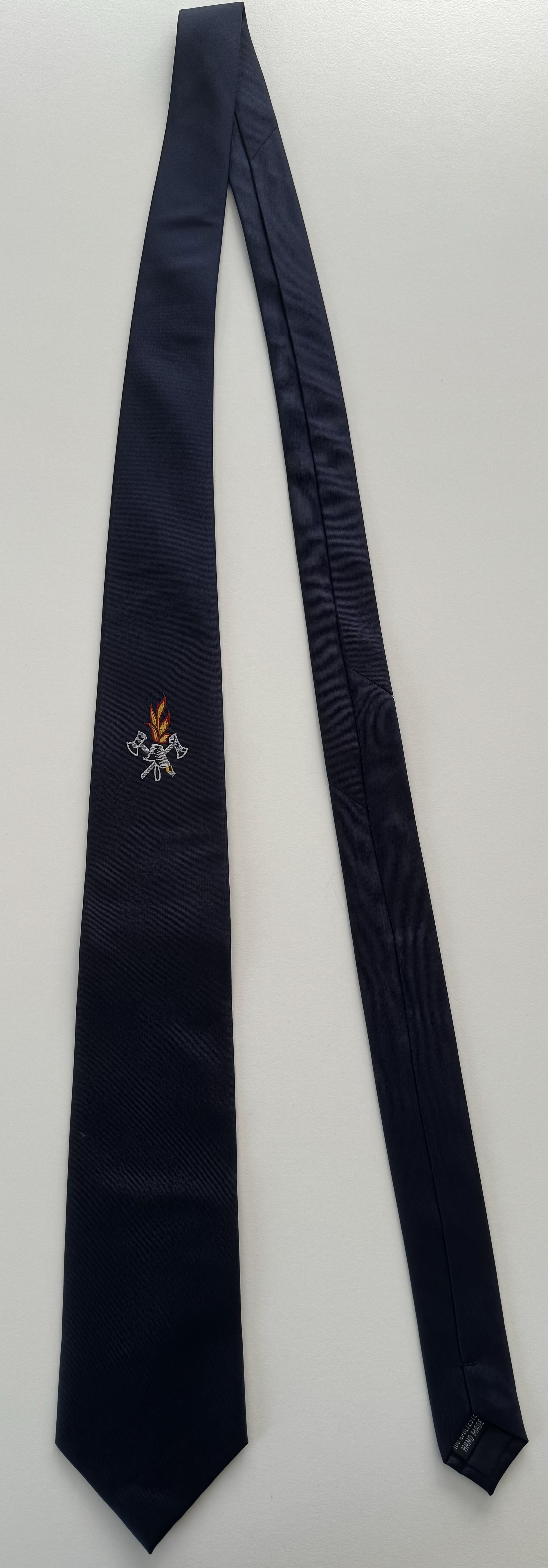 Krawatte dunkelblau, Emblem Feuerwehr eingewebt