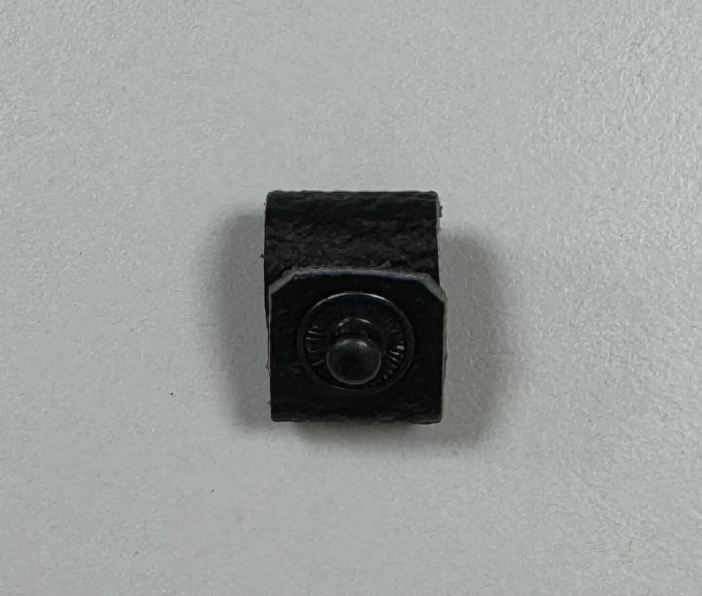 Helmschlaufe mit Druckknopf für DIN/DIN-EN Helme