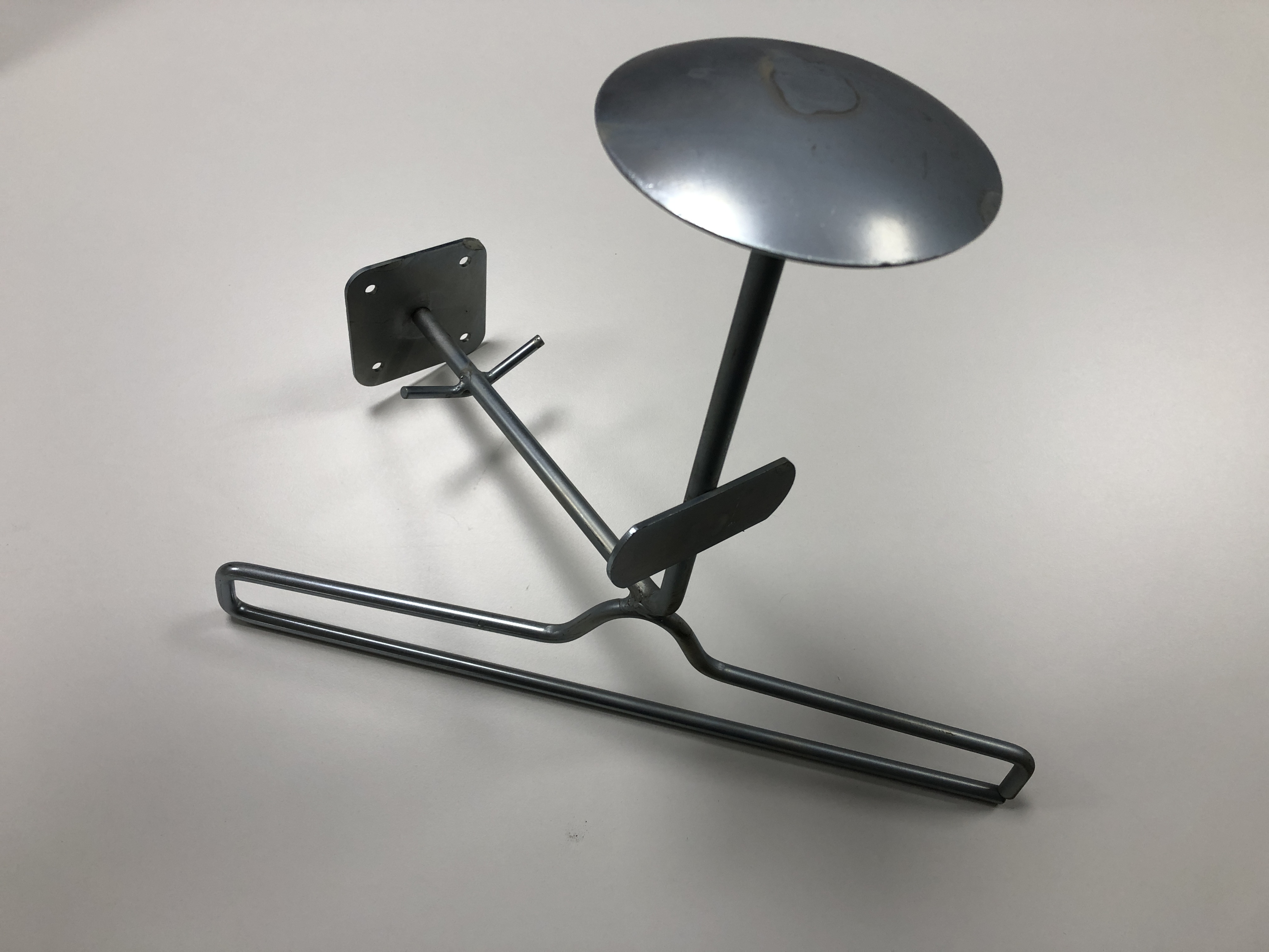 Helmhalter zur Wandmontage