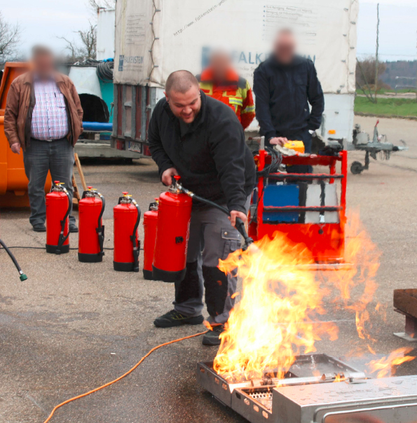 Brandschutzhelfer60706632d1938 Betrieblicher Brandschutzhelfer