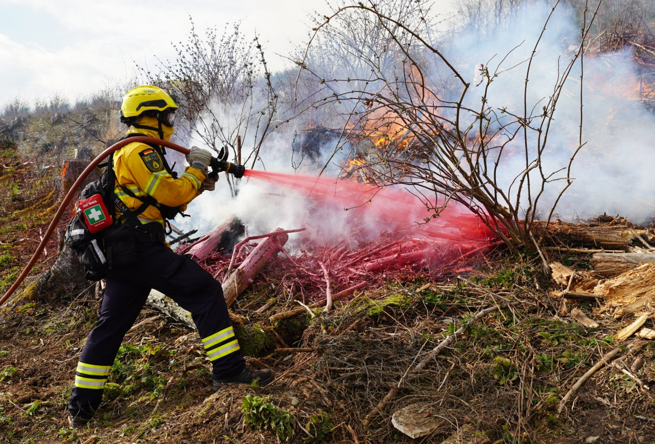 Sthamer BosQRet #1801 Retardant, rot im Paletten-Container Sthamer BosQRet #1801 Retardant, rot im Paletten-Container