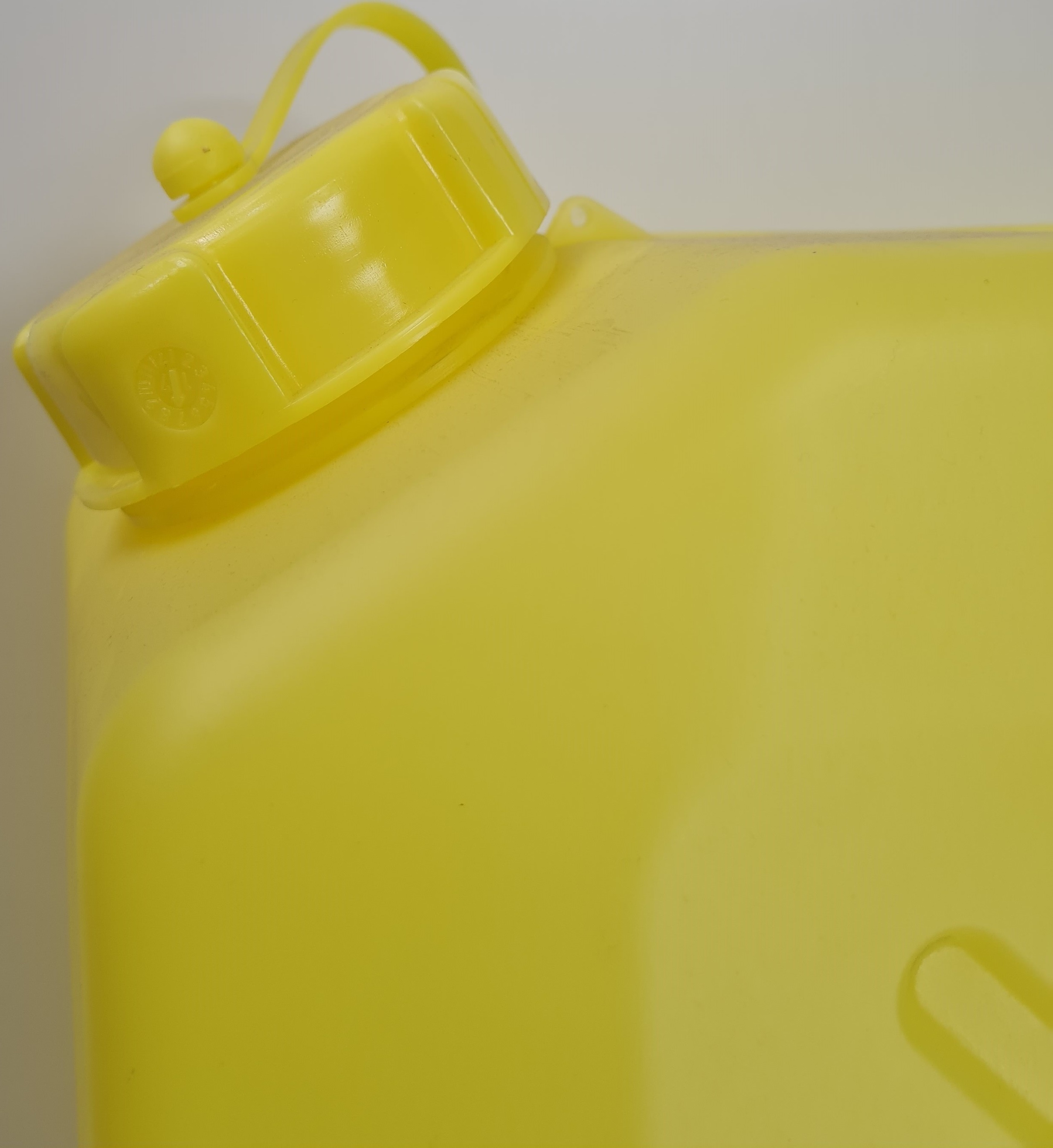 Kanister für Schaummittel, Brauchwasser oder Ölbindemittel